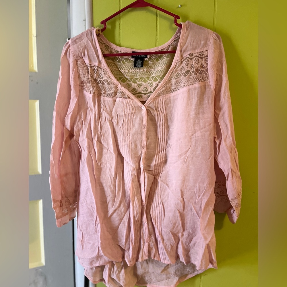 Pastel pink v-neck top. Lace quarter back, quarter sleeve button up.Lightweight
